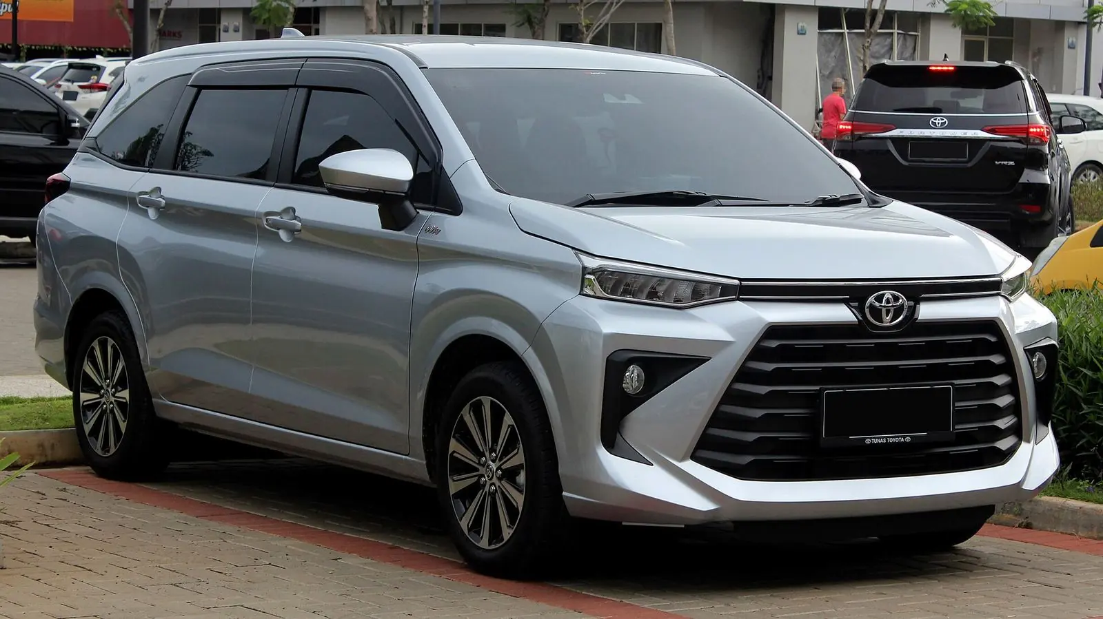 Toyota Avanza, mobil 7 kursi yang dikemudikan Ernest