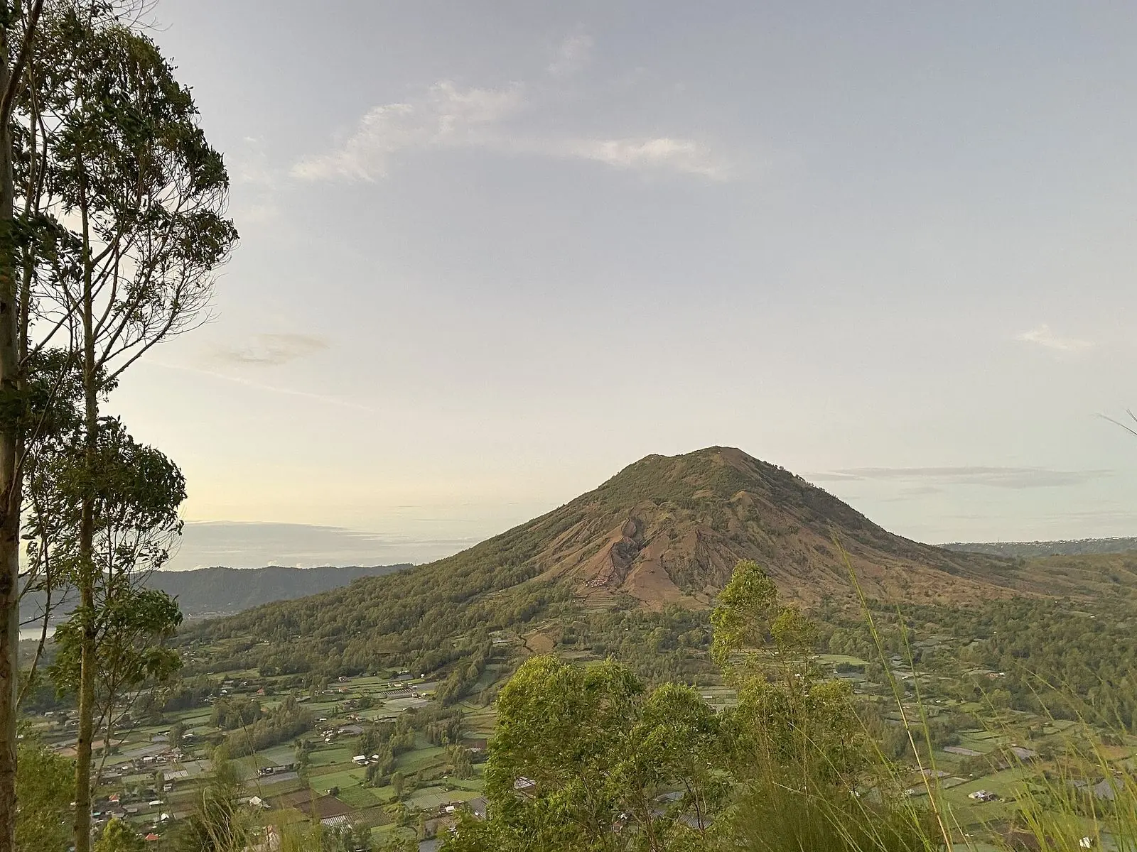 Gunung Batur dilihat dari Kintamani