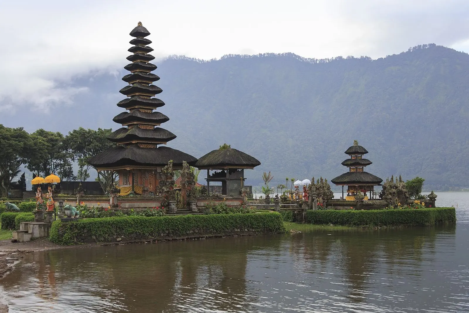 Pura Ulun Danu Beratan di Danau Beratan